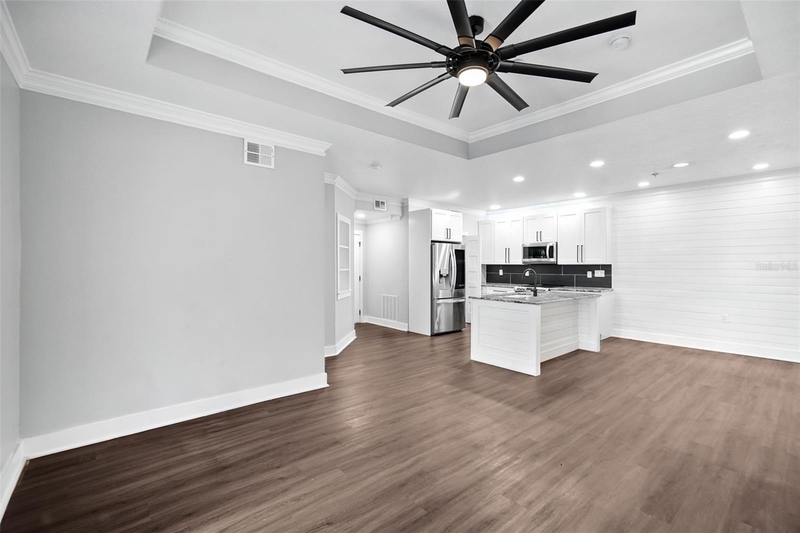 5304 BAY CLUB CIRCLE