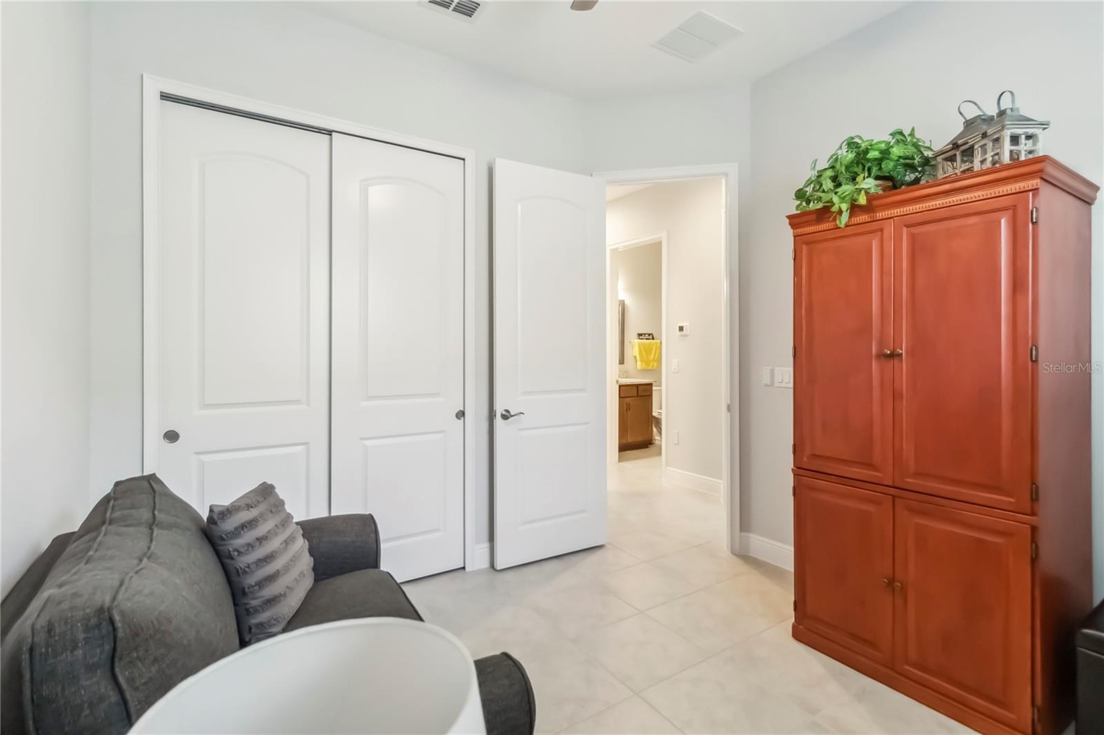 TWIN LAKES PH 2C - Residential Lease