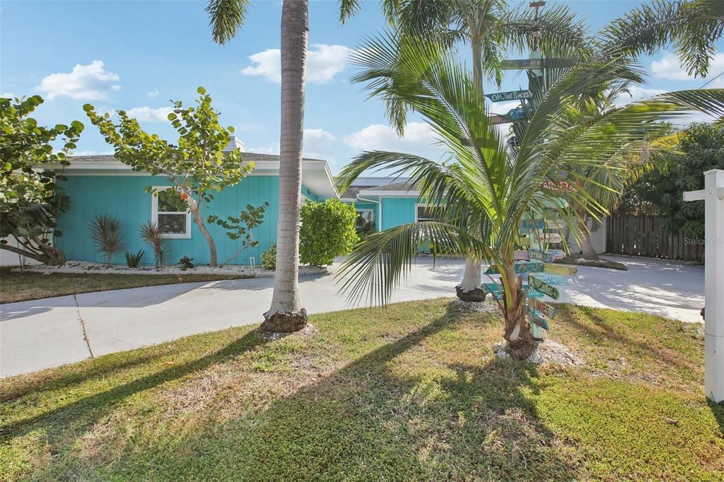 Photo of 4643 Bay Crest Drive, Tampa, FL 33615 (MLS # TB8426038)