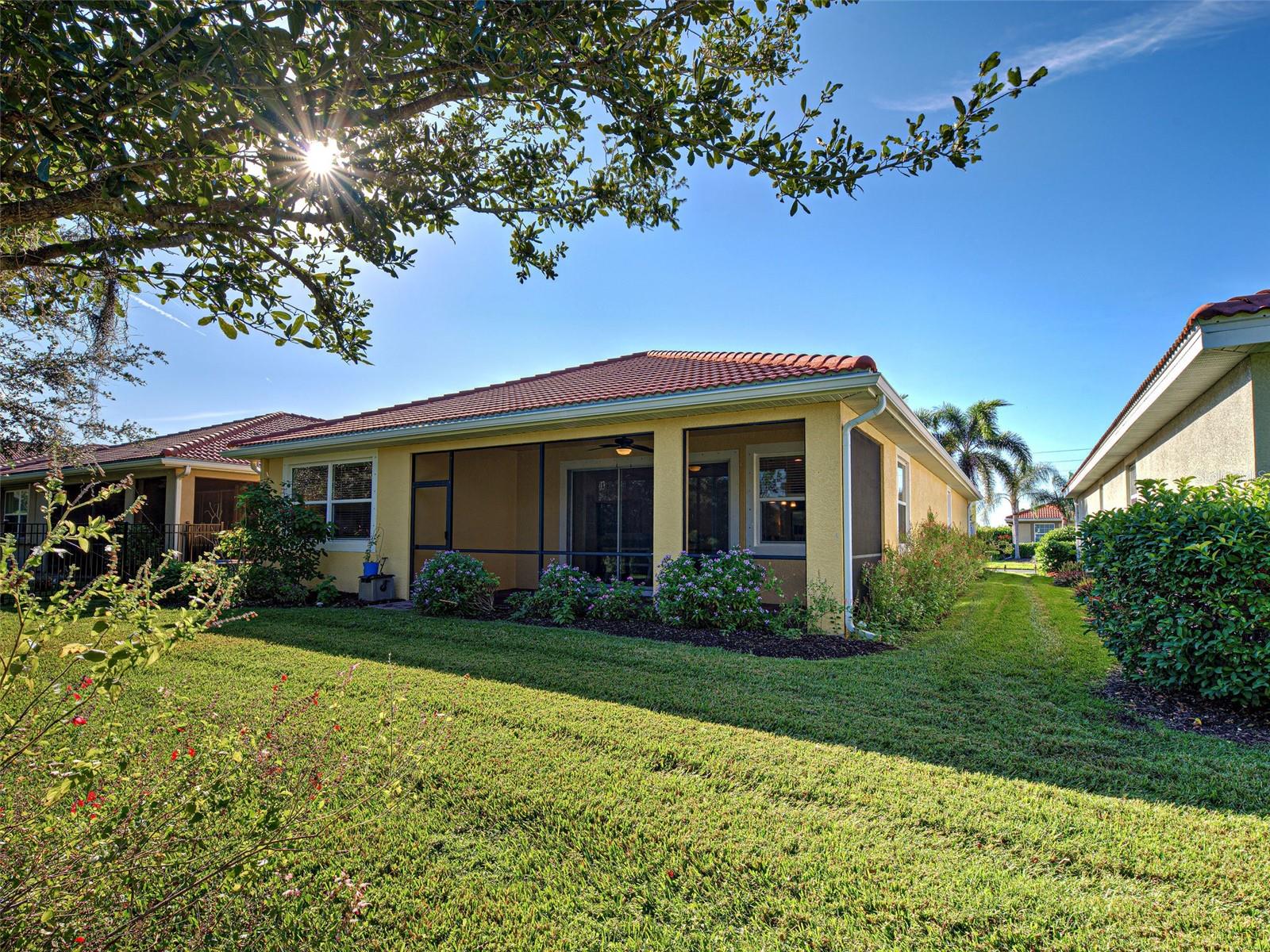 CARIBBEAN VILLAGE - Residential