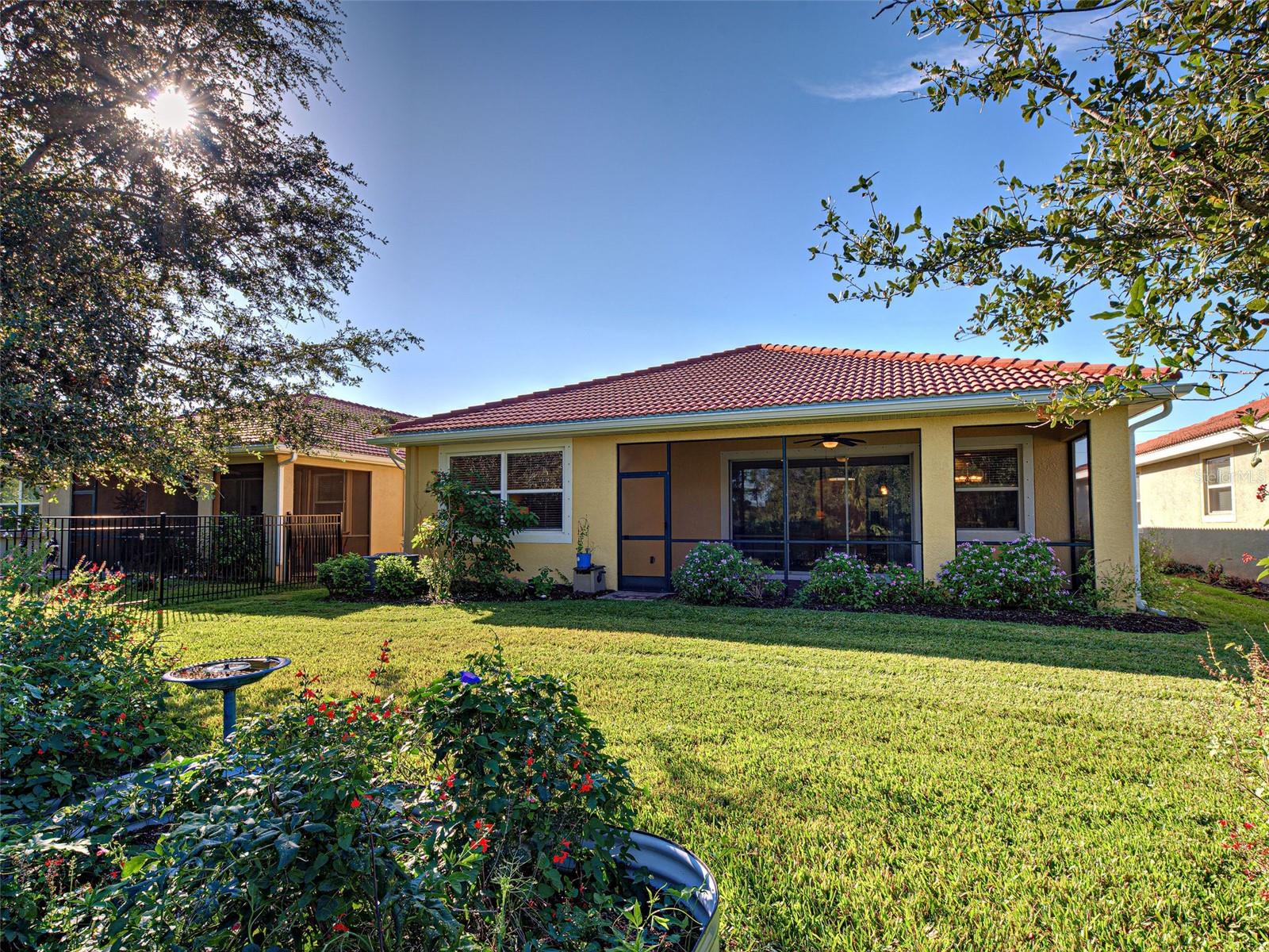 CARIBBEAN VILLAGE - Residential
