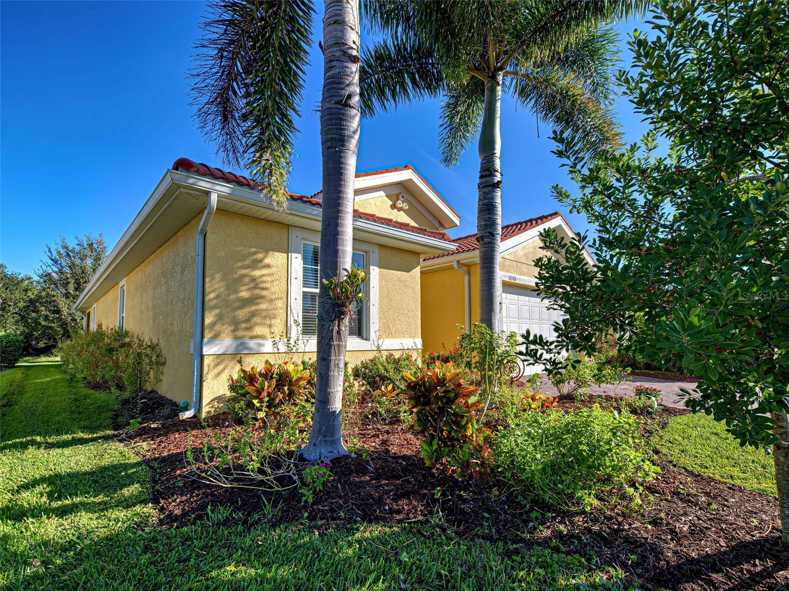 CARIBBEAN VILLAGE - Residential