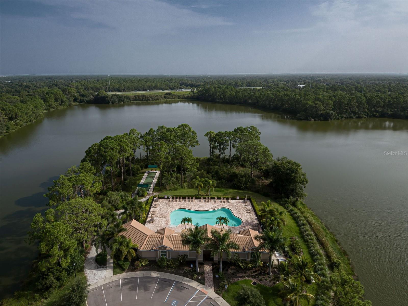 CARIBBEAN VILLAGE - Residential