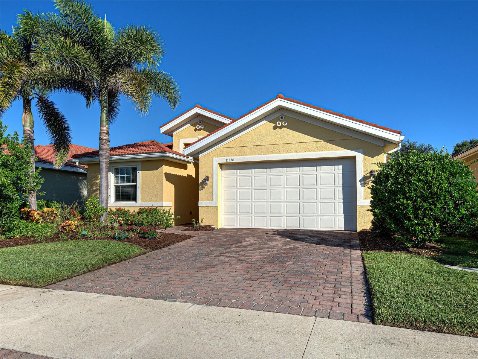 CARIBBEAN VILLAGE - Residential