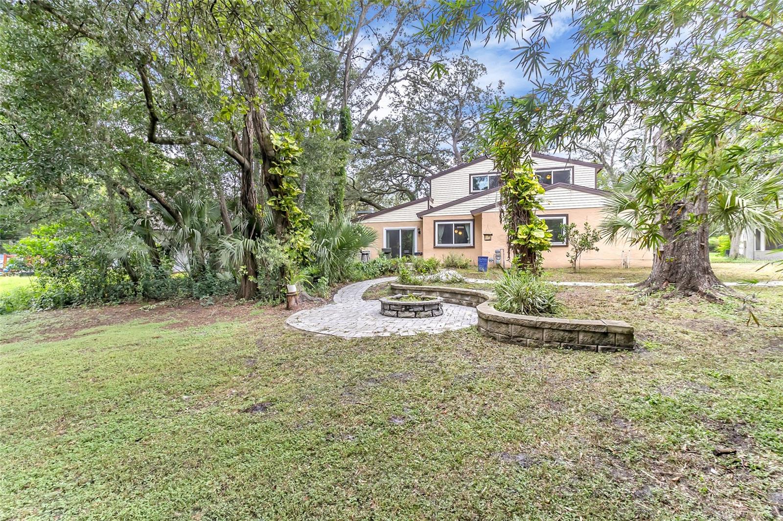 106 WESTWIND COURT