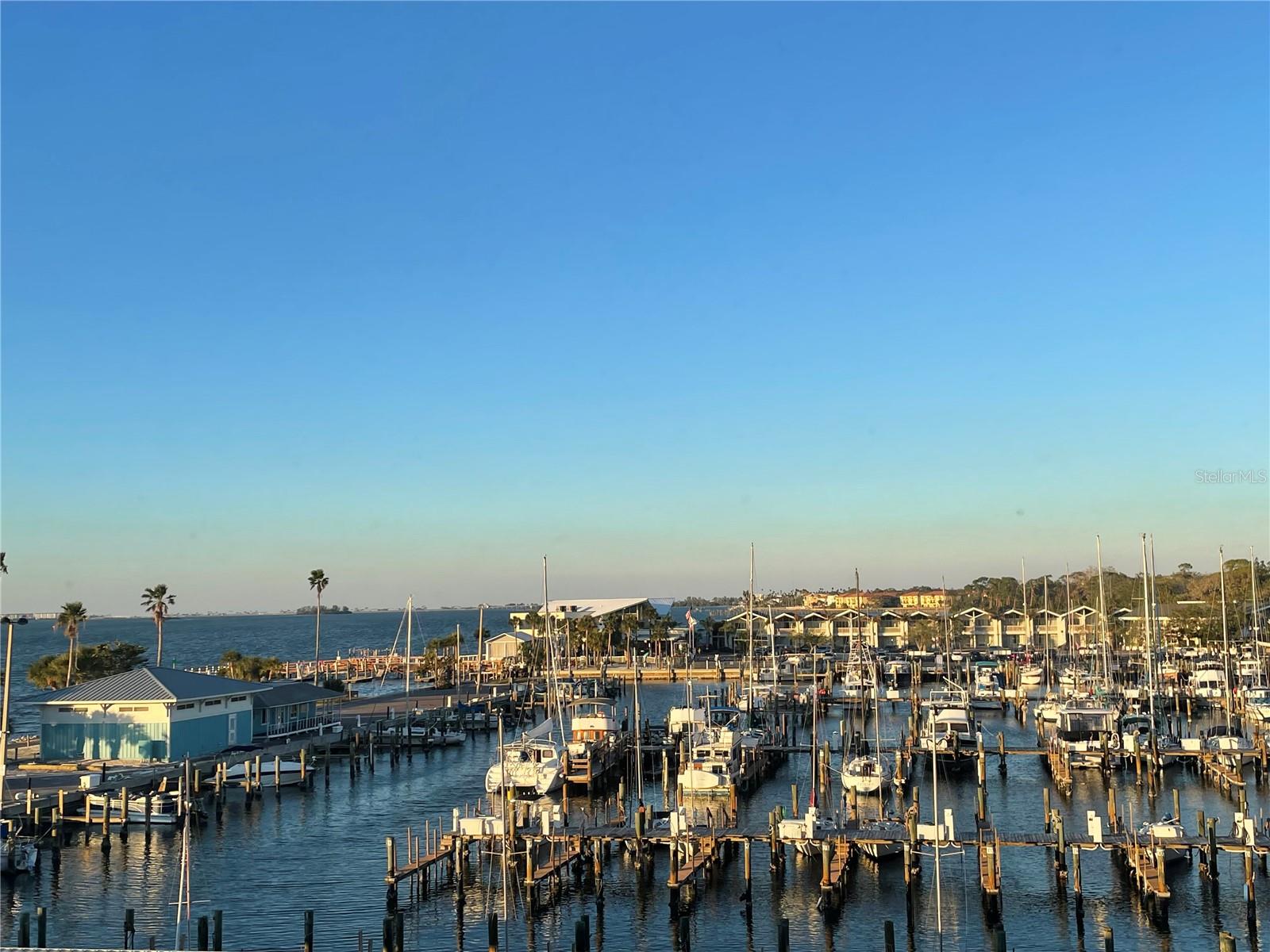 EDGEWATER ARMS 4TH CONDO - Residential