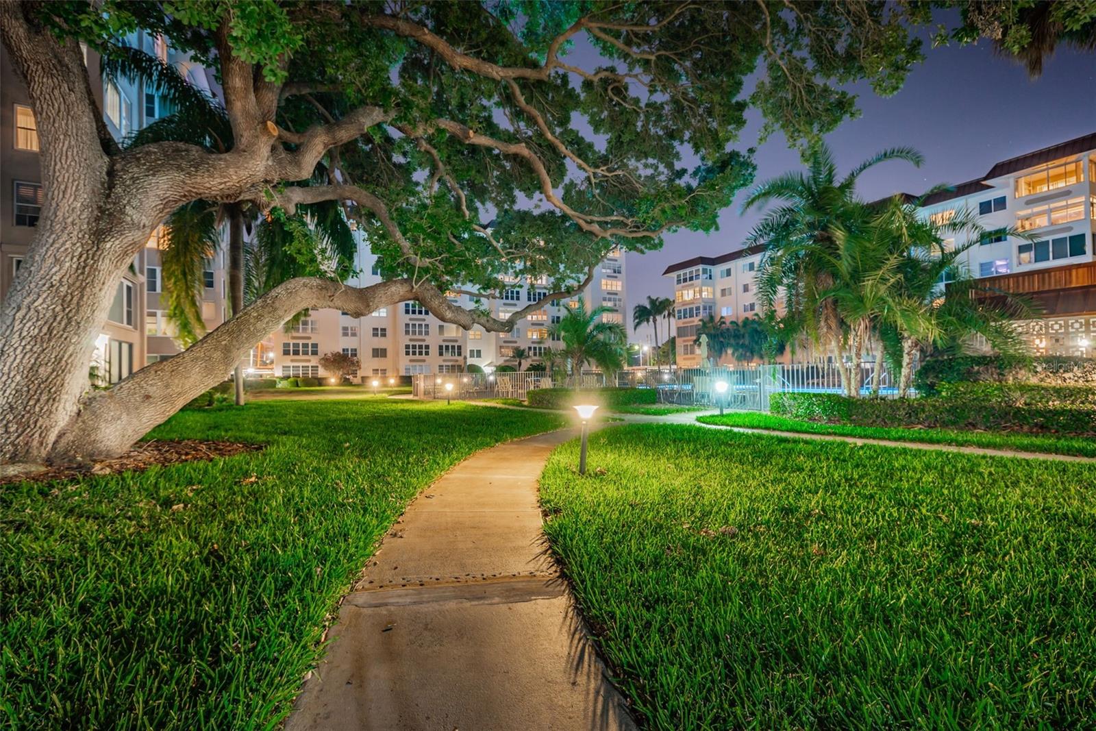 EDGEWATER ARMS 4TH CONDO - Residential