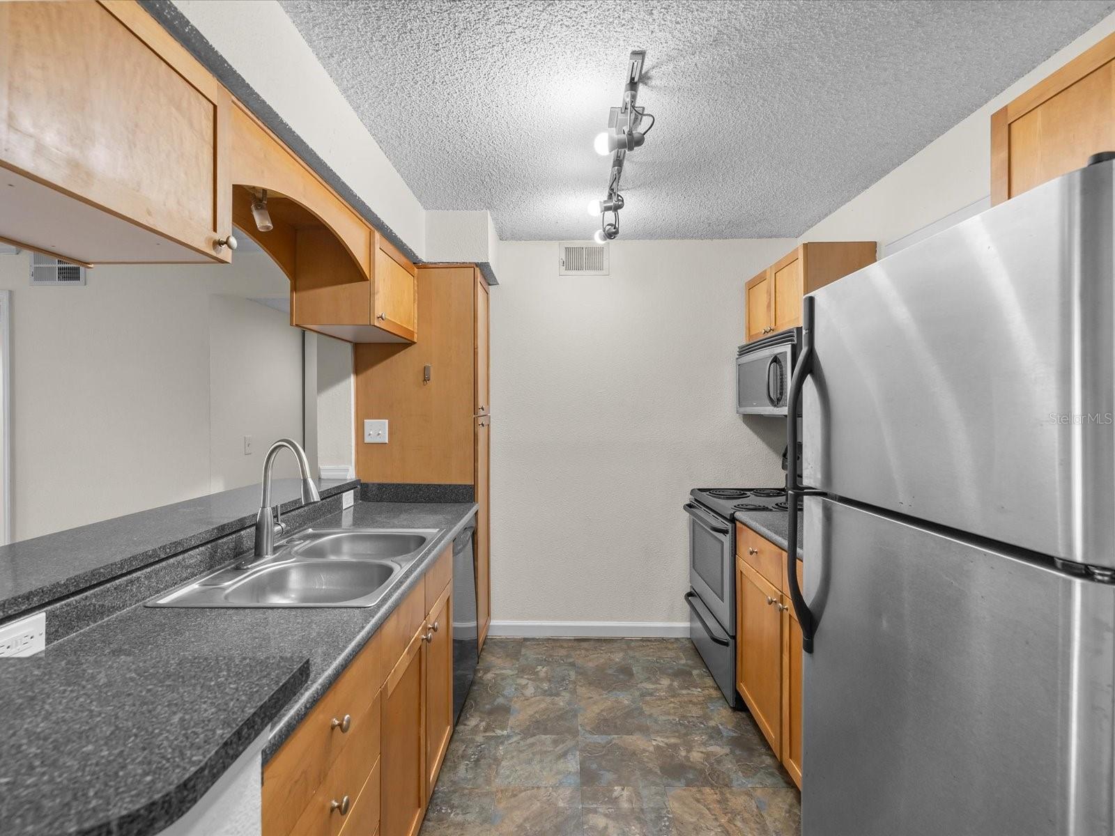 FOUNTAINS AT COUNTRYSIDE CONDO - Residential