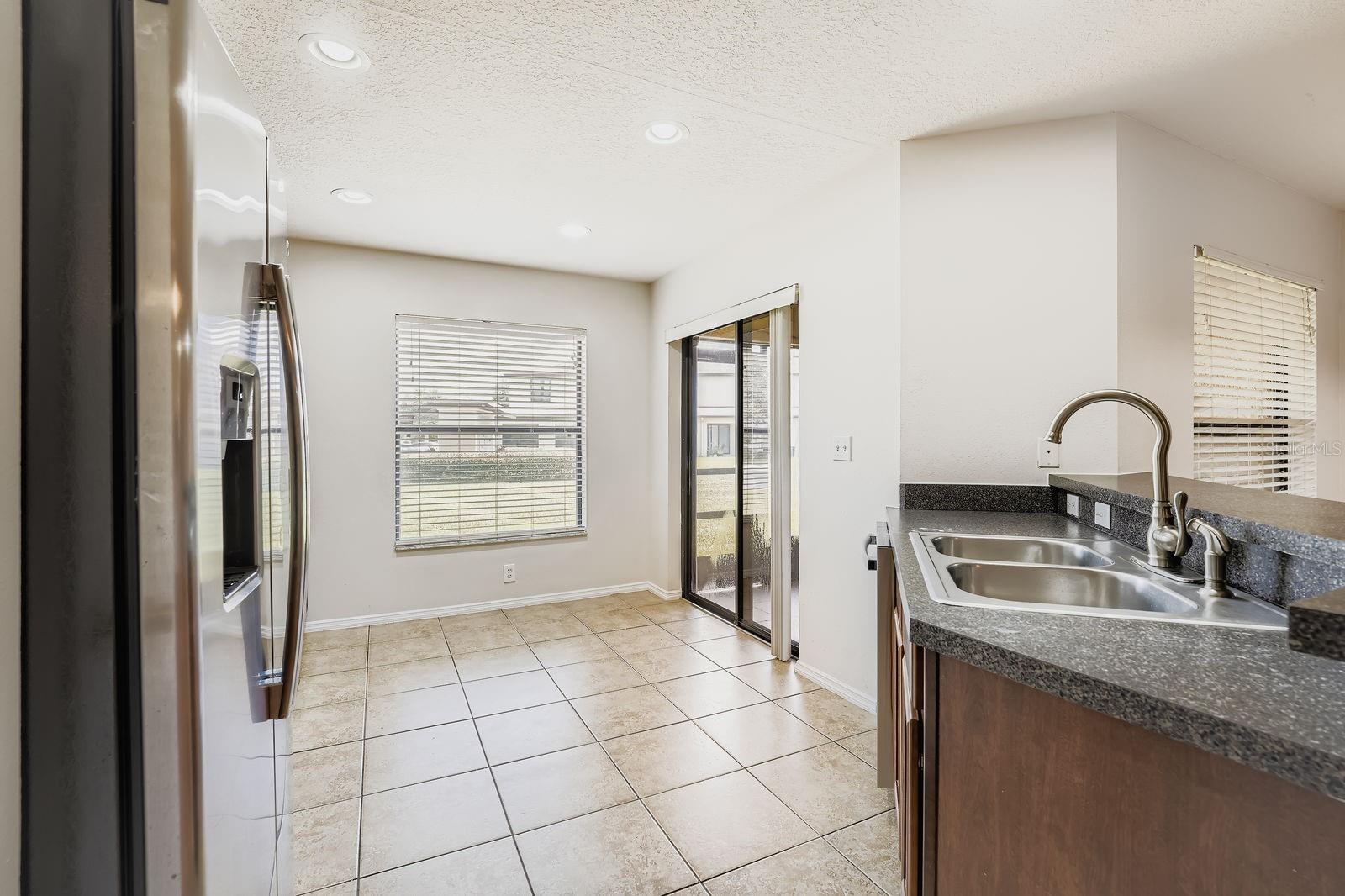 EDGEWATER AT LAKE BRANDON - Residential