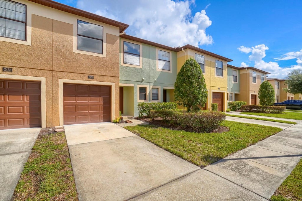 Photo of 2453 Edgewater Falls Drive, Brandon, FL 33511 (MLS # TB8397048)