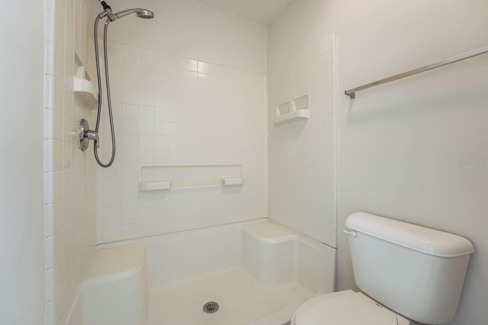 EDGEWATER AT LAKE BRANDON - Residential