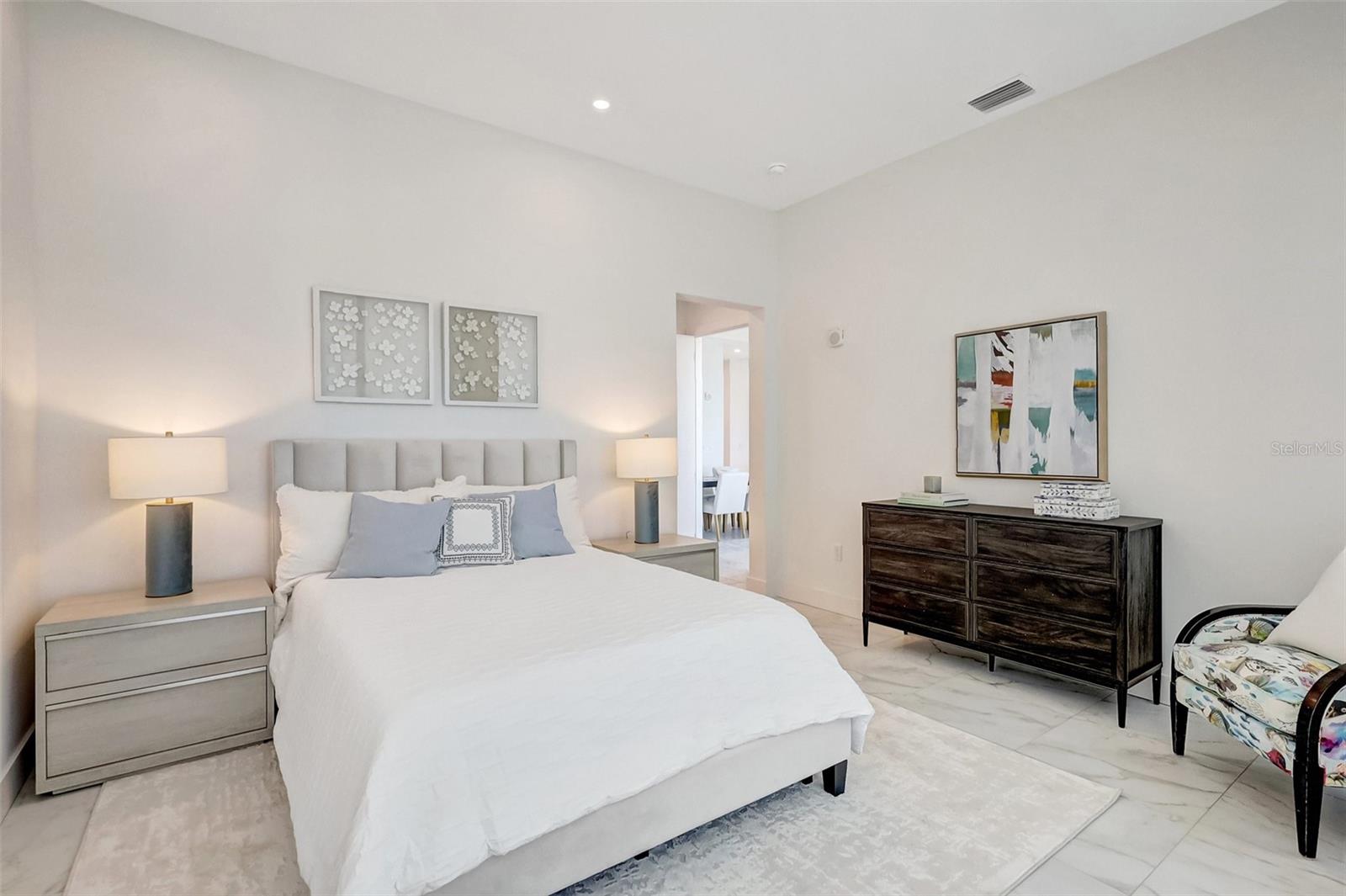 THE DEMARCAY - Residential