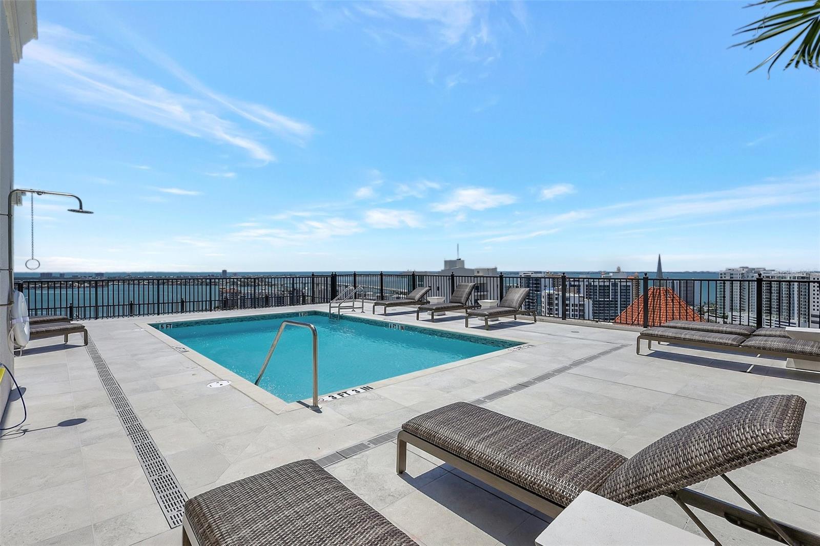 THE DEMARCAY - Residential