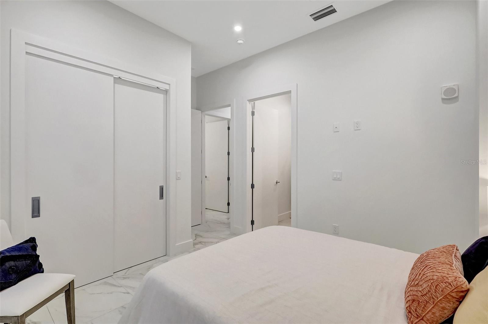 THE DEMARCAY - Residential