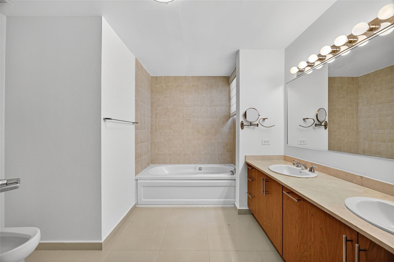 CONDOMINIO TORRES CIBELES - Residential