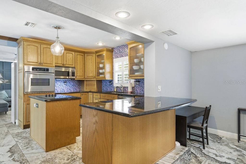 MEADOW LAWN 10TH ADD - Residential