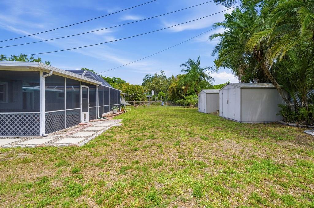 MEADOW LAWN 10TH ADD - Residential