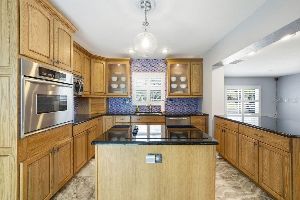 MEADOW LAWN 10TH ADD - Residential