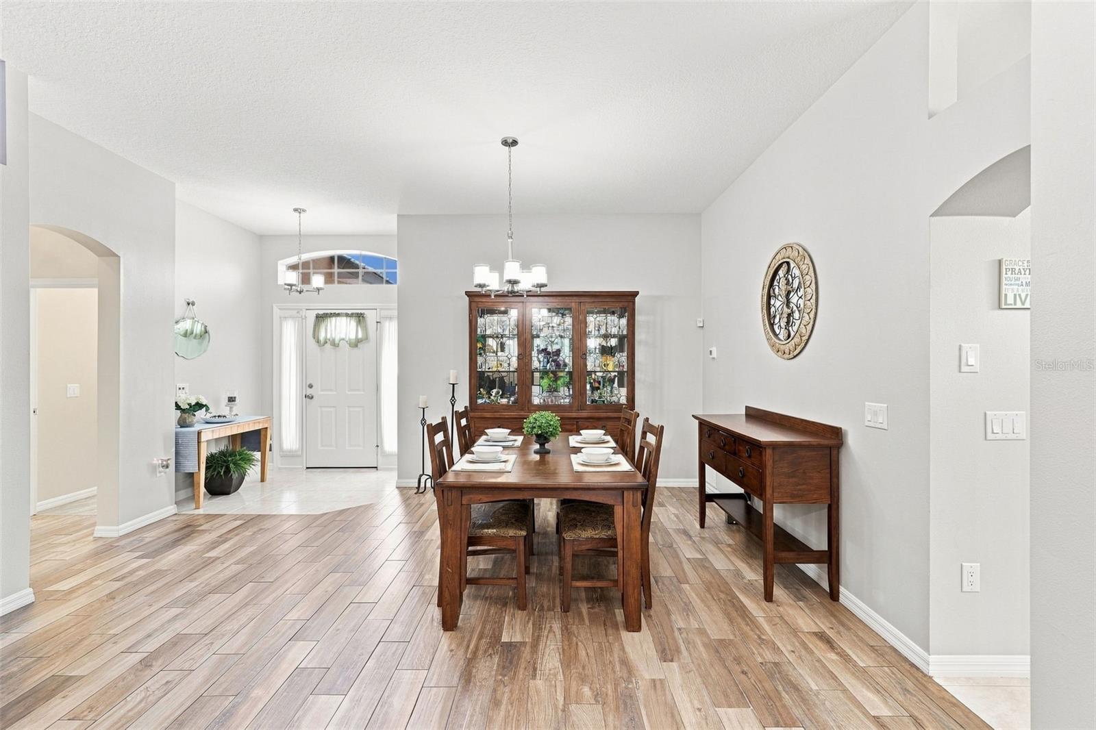 367 FOXHILL DRIVE
