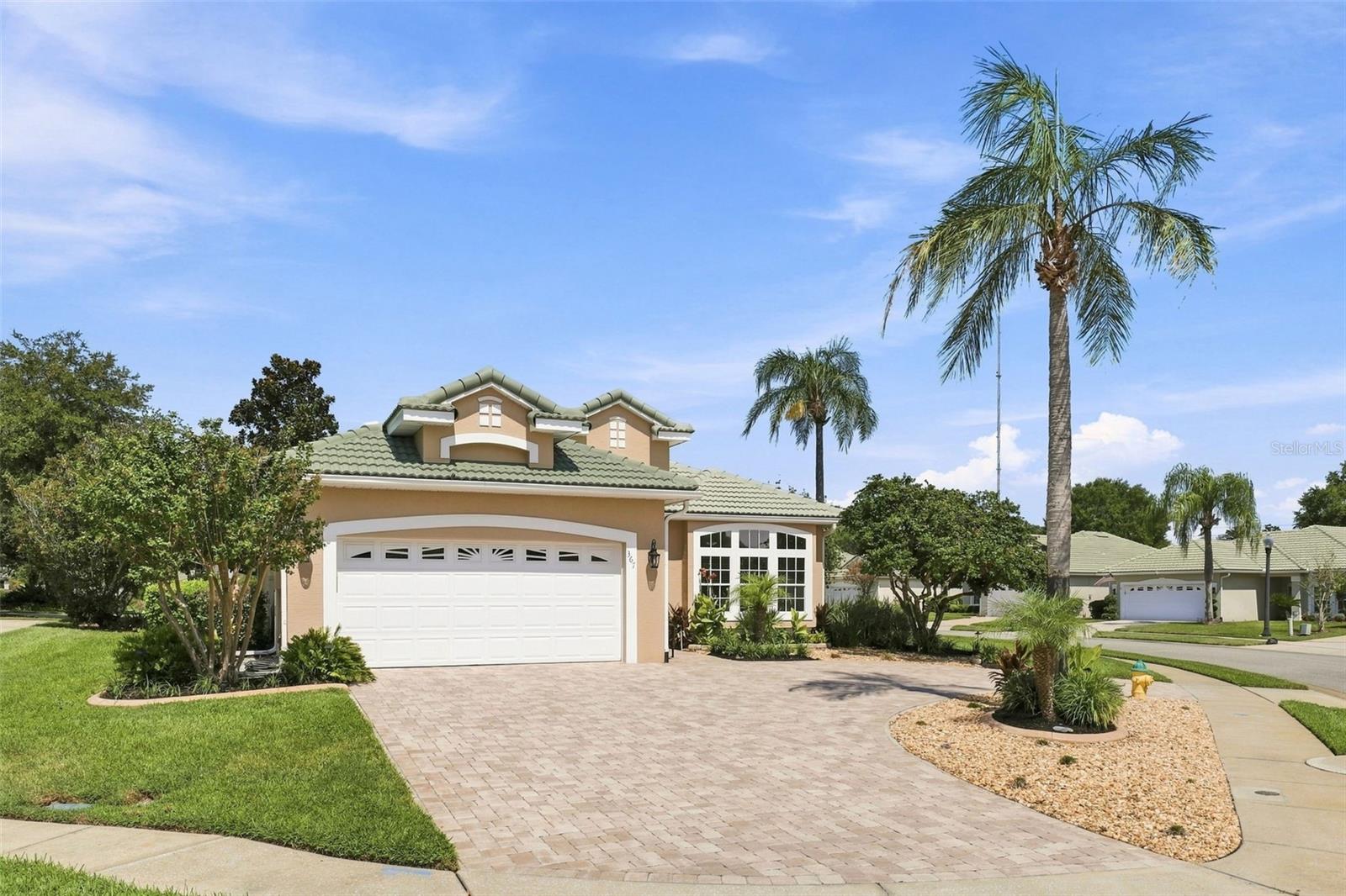 367 FOXHILL DRIVE