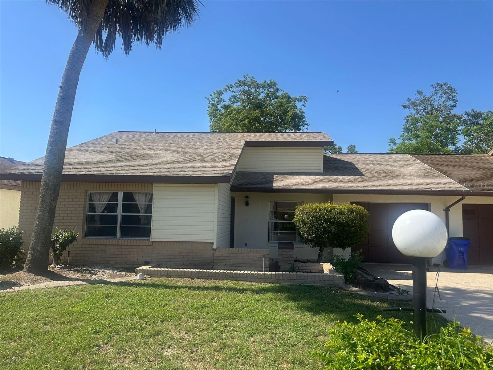 Freshly painted with a brand new AC unit – move-in ready!!! Cozy & Bright 2/2 Home in 55+ Covered Bridge Community – Seller is Motivated
Check out this well-maintained 2 bedroom, 2 bathroom home with a spacious family room, located in the quiet and friendly 55+ community of Covered Bridge at 8 Jasmine St, Lake Placid, FL 33852. The home is in excellent condition and move-in ready.
The HOA is very affordable at just $102/month and includes basic cable TV, lawn mowing, access to the clubhouse, library, heated pool, hot tub, fitness center, pickleball courts, RV and boat storage, shuffleboard, cornhole, and more.
The property is just a short walk to the lake and conveniently located near downtown Lake Placid, shopping, and restaurants.
The seller is motivated and open to offers, so don’t hesitate to reach out.