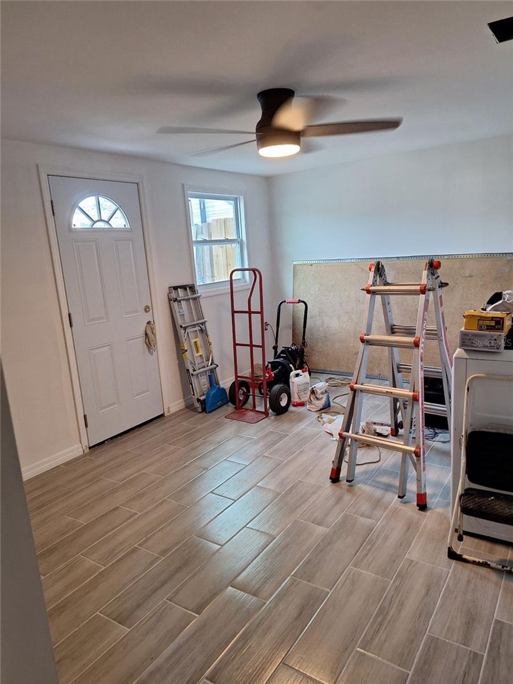 Photo of 1550 Roundtree Road, Holiday, FL 34690 (MLS # TB8463019)