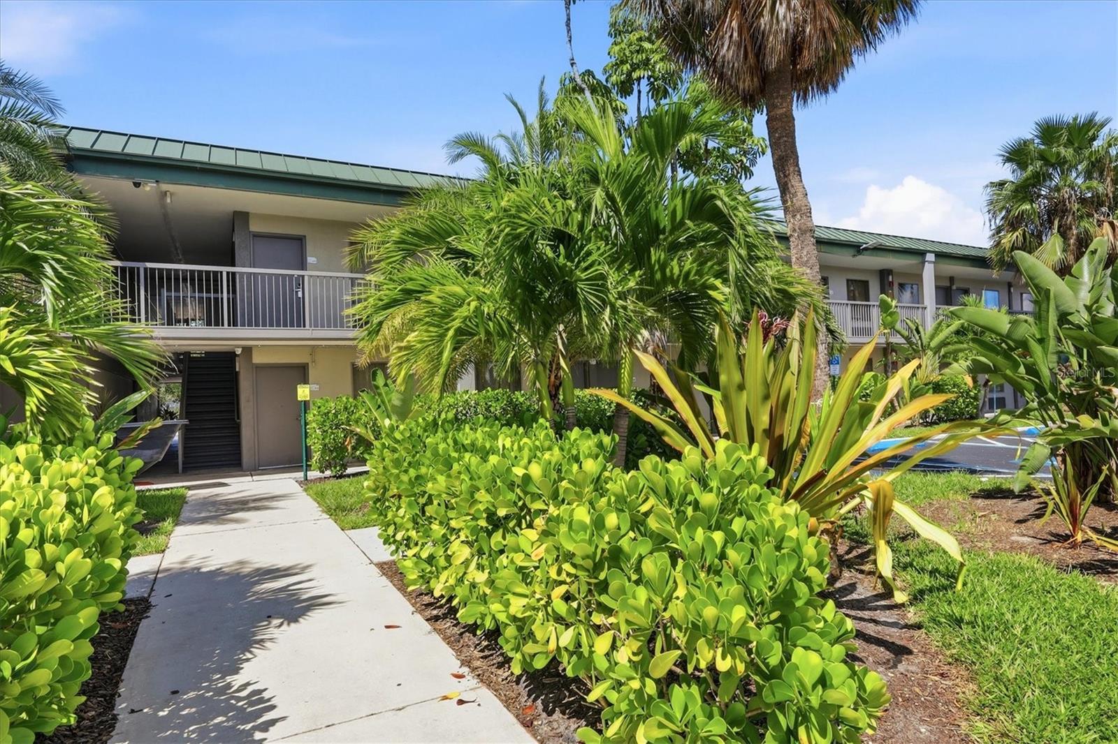 7150 N TAMIAMI TRAIL S511