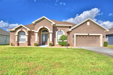 A home in WINTER HAVEN