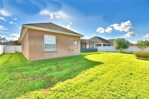 A home in WINTER HAVEN