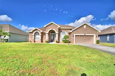 A home in WINTER HAVEN