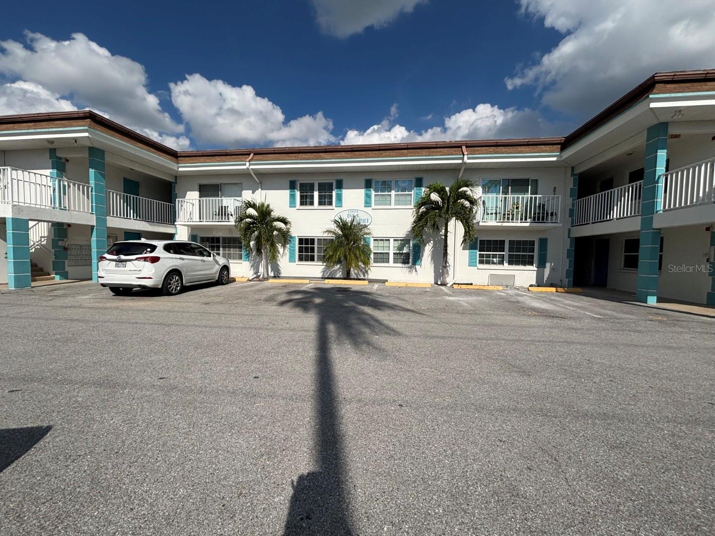 ISLA DEL CAPRI ADULT - Residential Lease