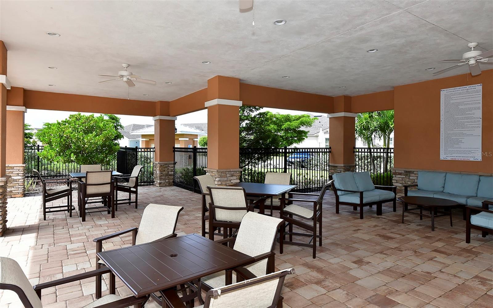 ENCLAVE/FRST LAKES - Residential