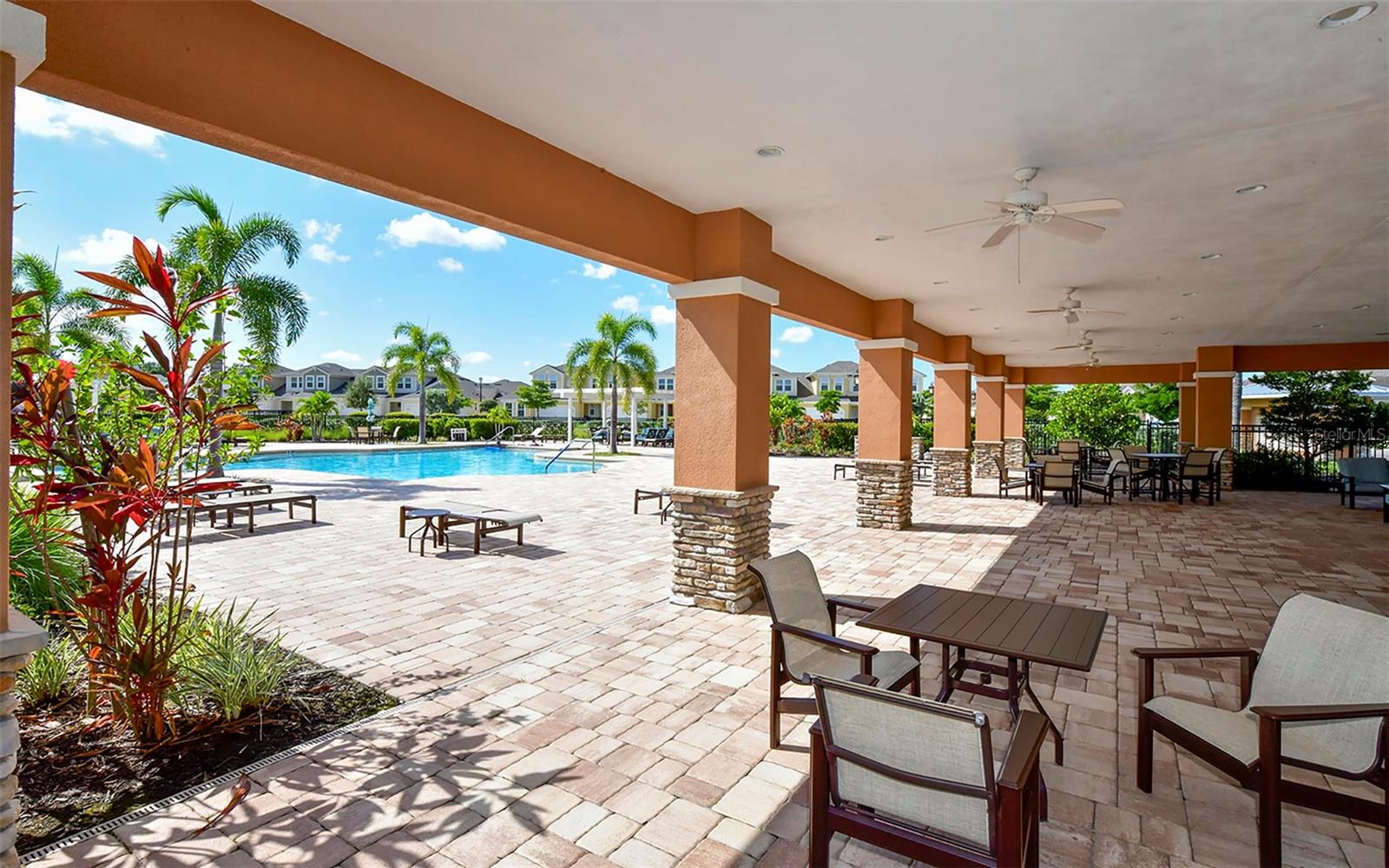 ENCLAVE/FRST LAKES - Residential