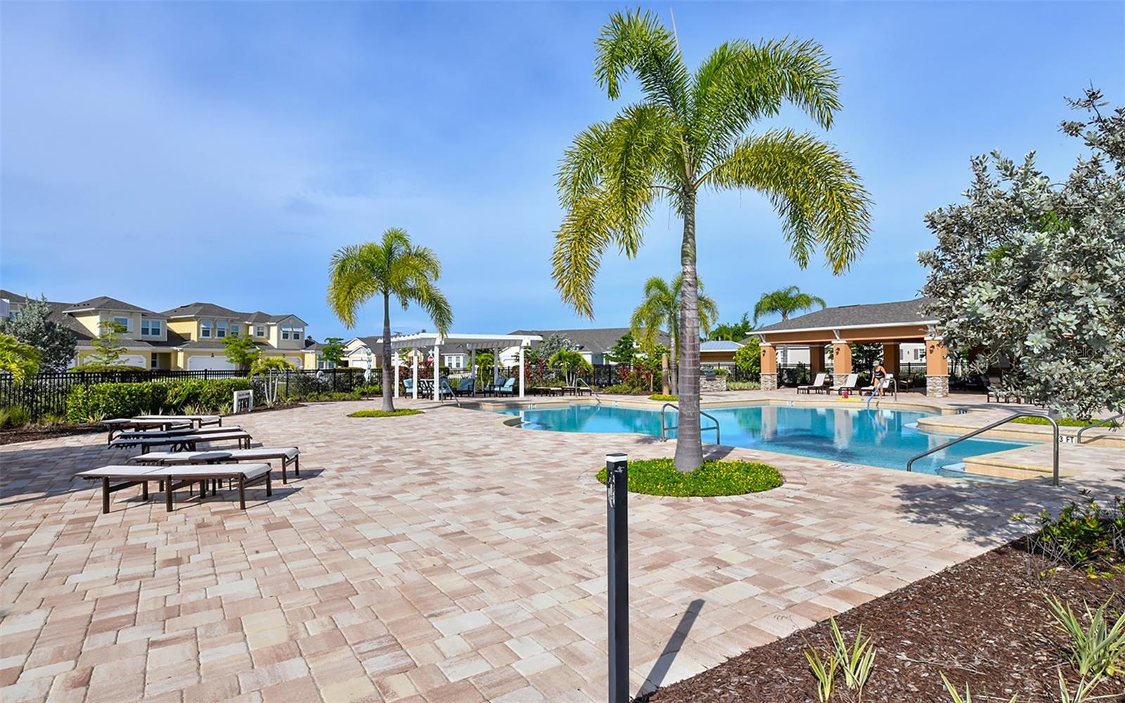 ENCLAVE/FRST LAKES - Residential