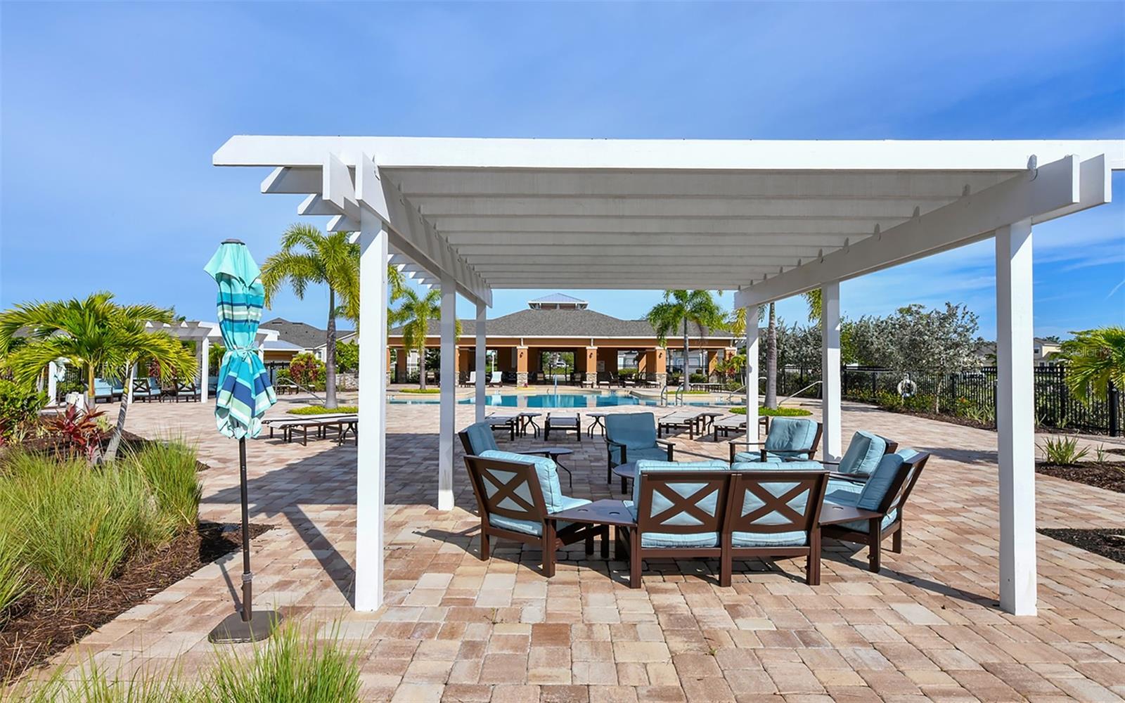 ENCLAVE/FRST LAKES - Residential