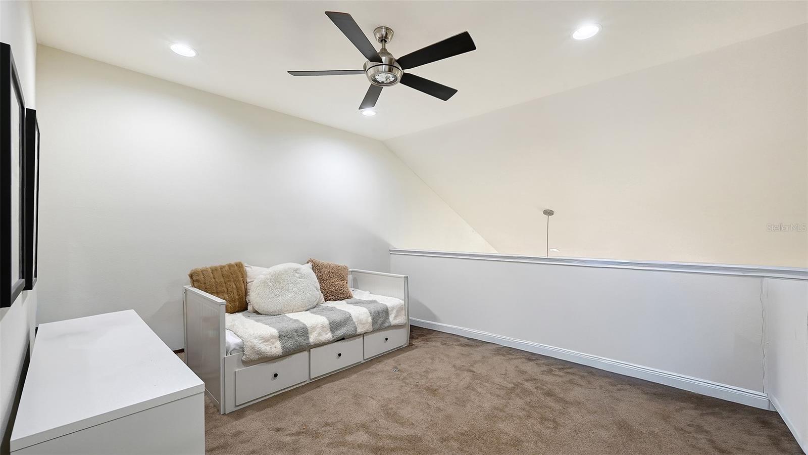 ENCLAVE/FRST LAKES - Residential