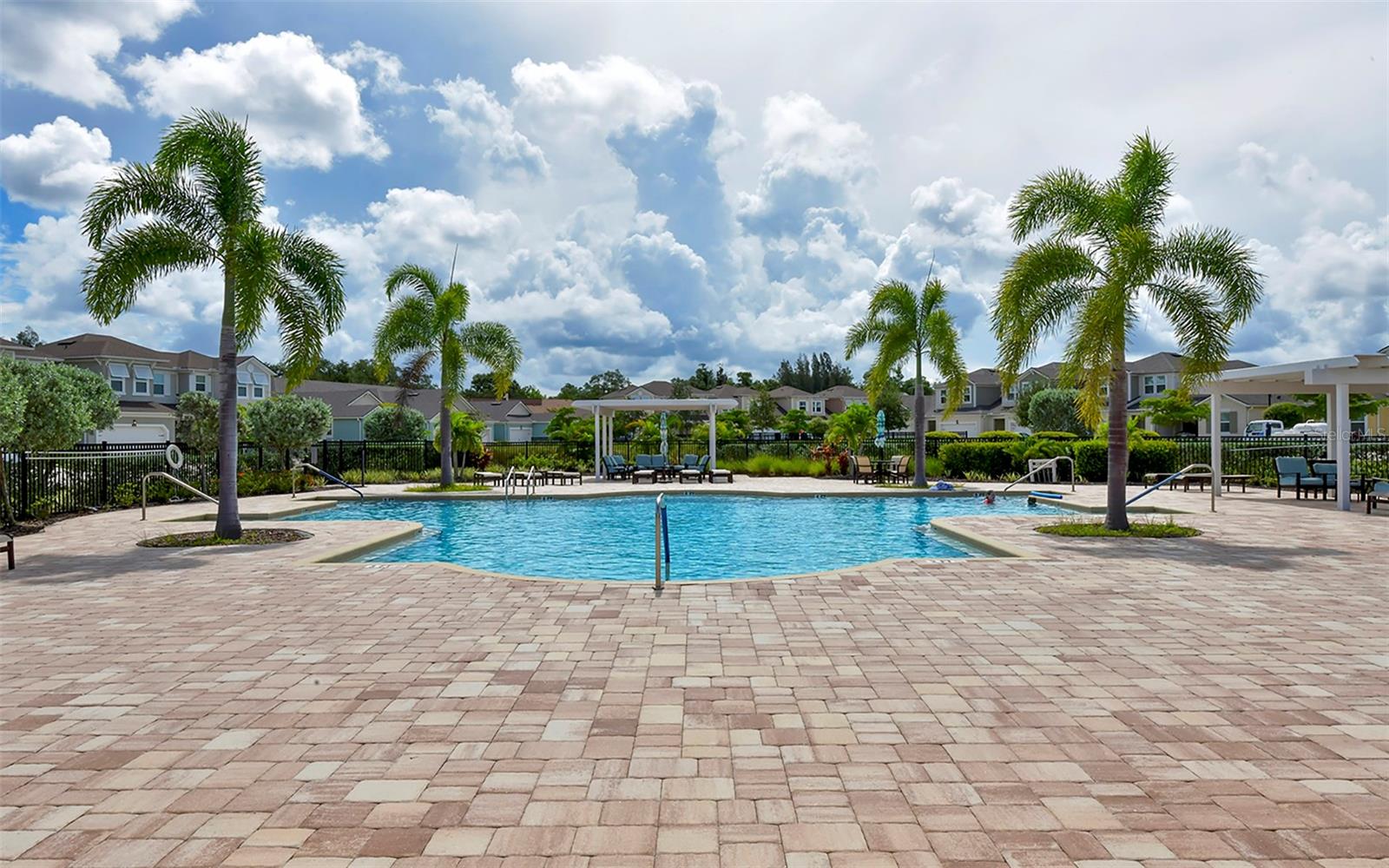 ENCLAVE/FRST LAKES - Residential