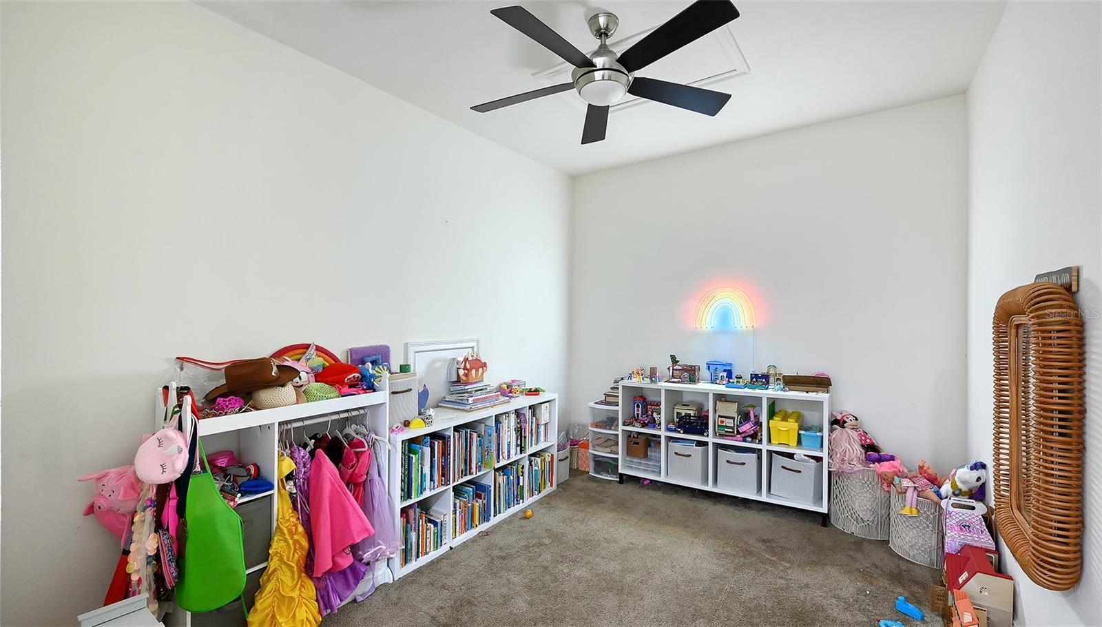 ENCLAVE/FRST LAKES - Residential