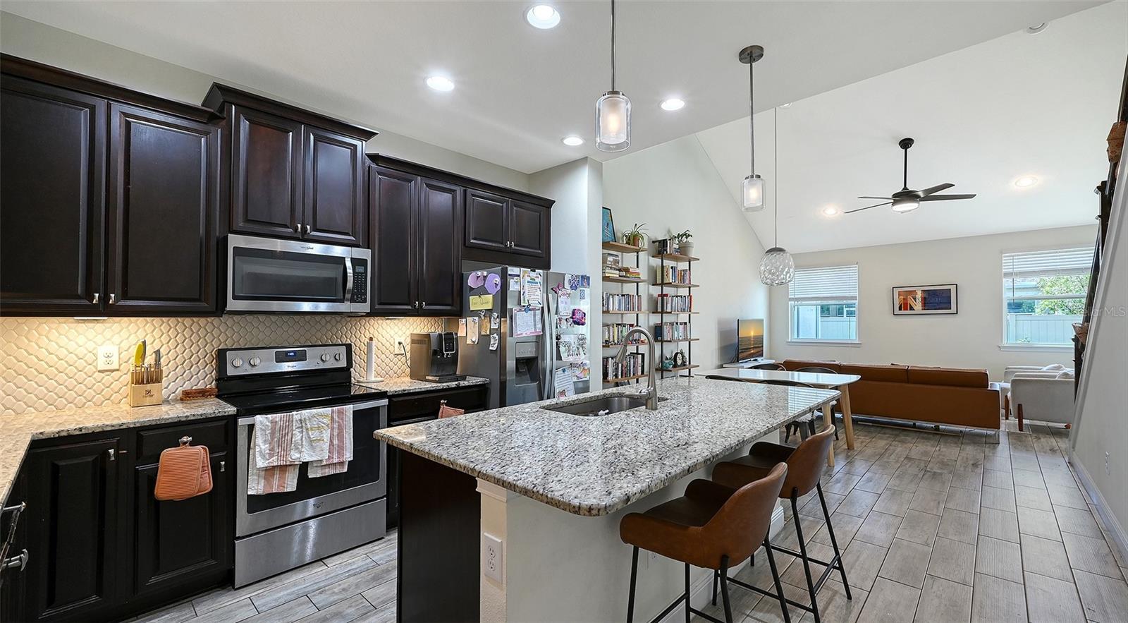 ENCLAVE/FRST LAKES - Residential