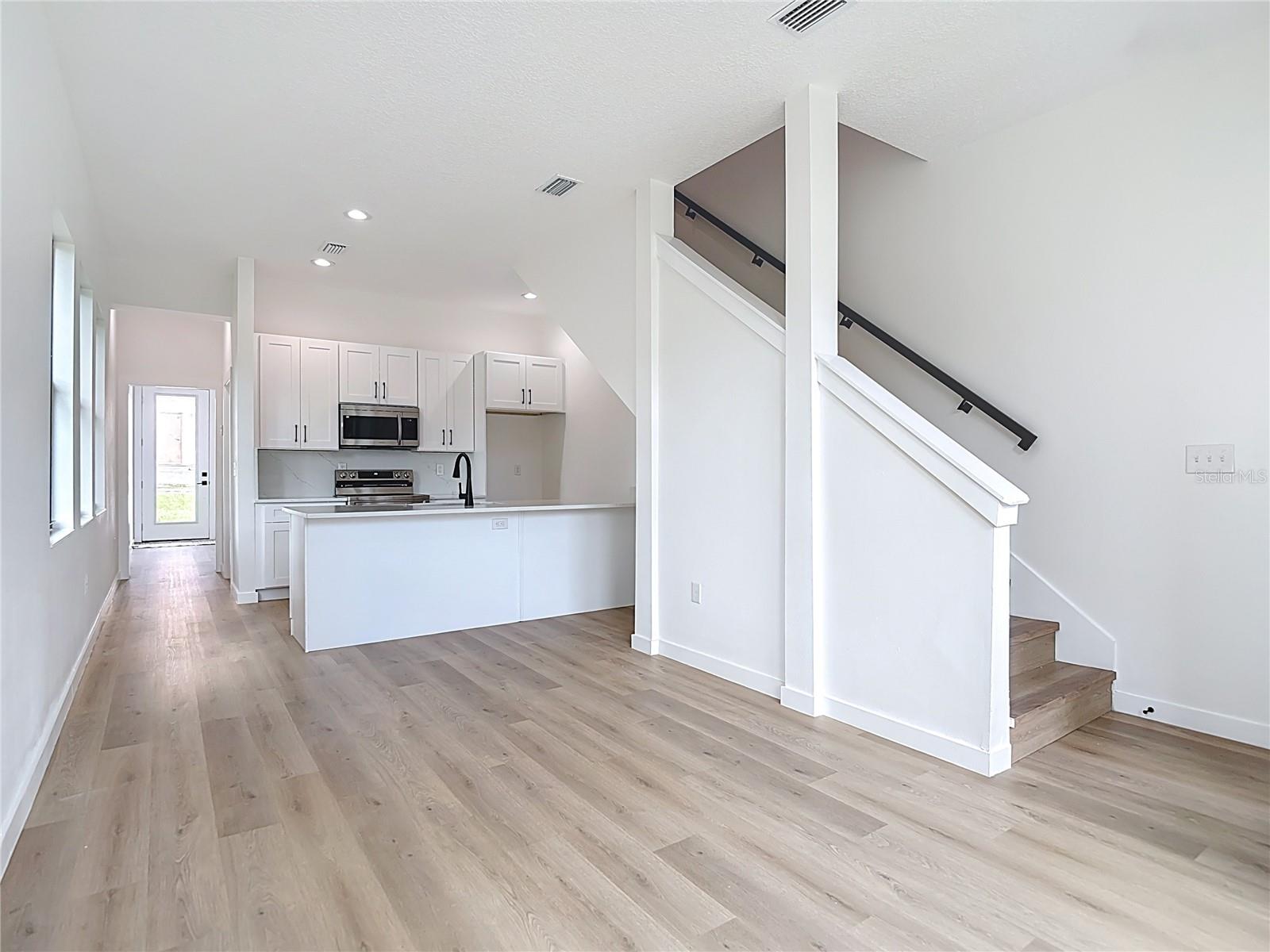 2516 E 15TH AVENUE 1