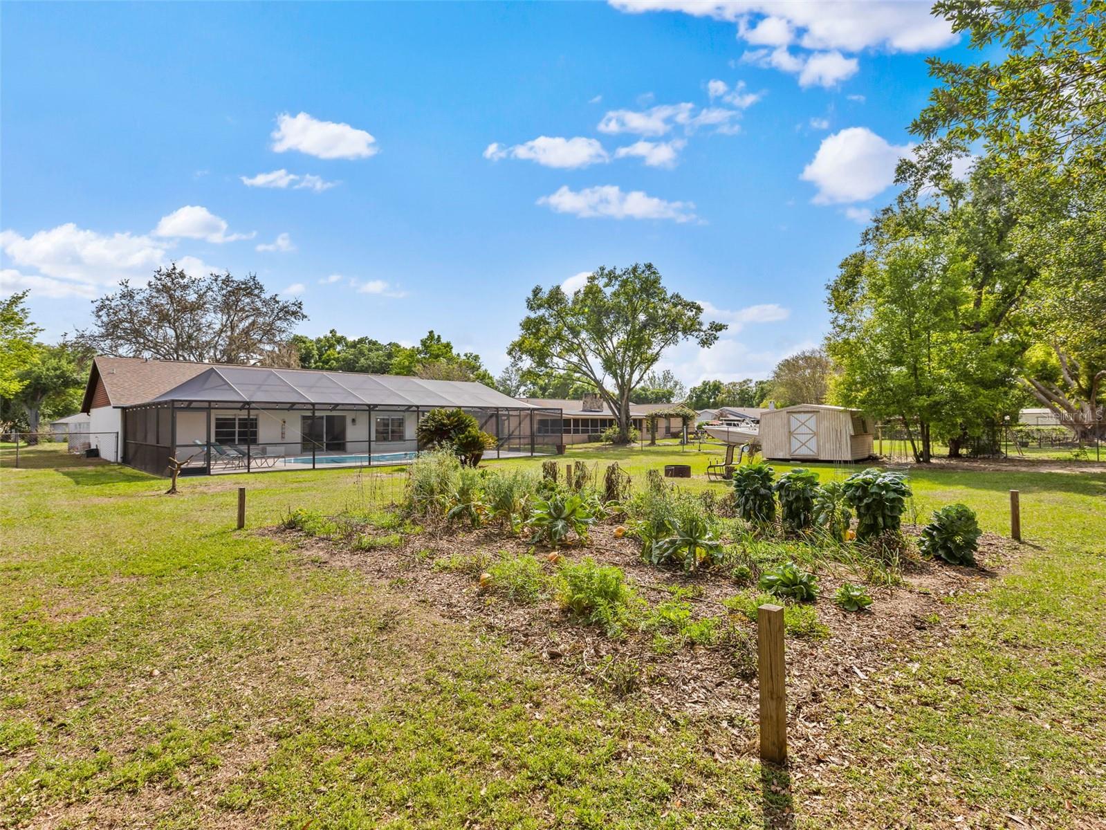 HOLLOWTREE - Residential