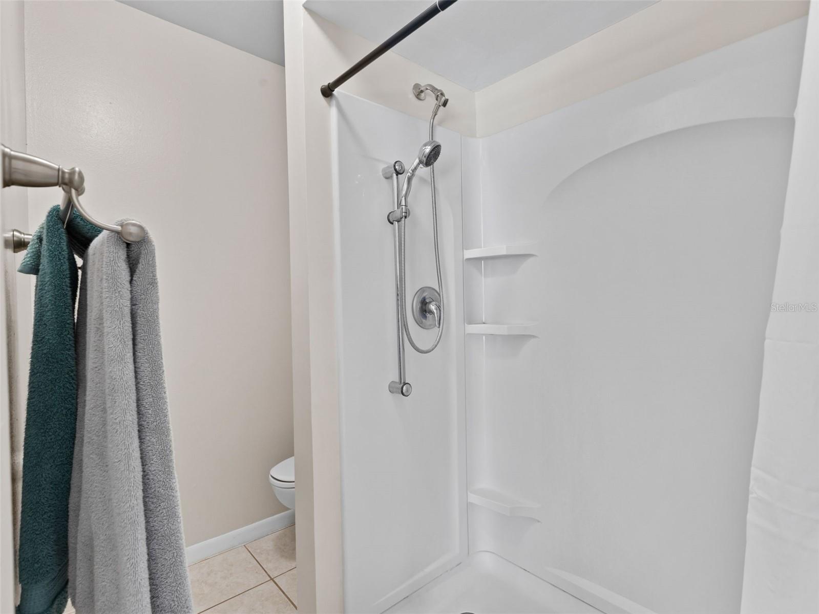 HOLLOWTREE - Residential