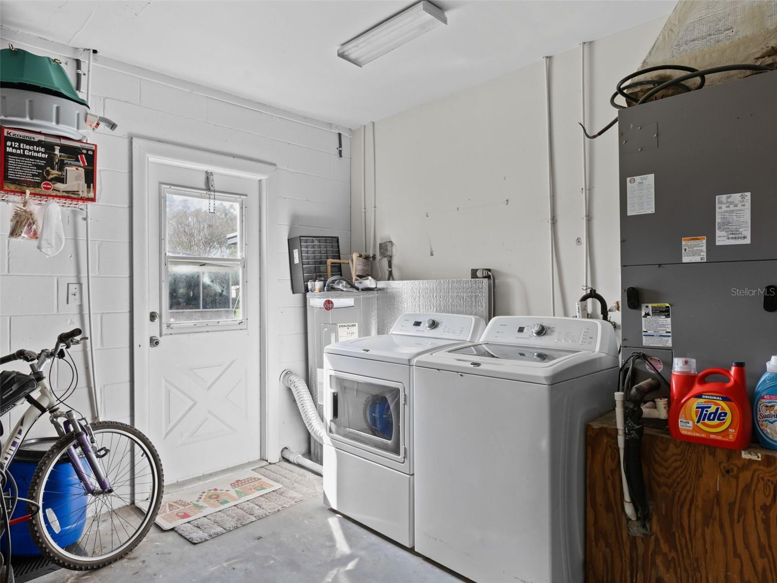 HOLLOWTREE - Residential