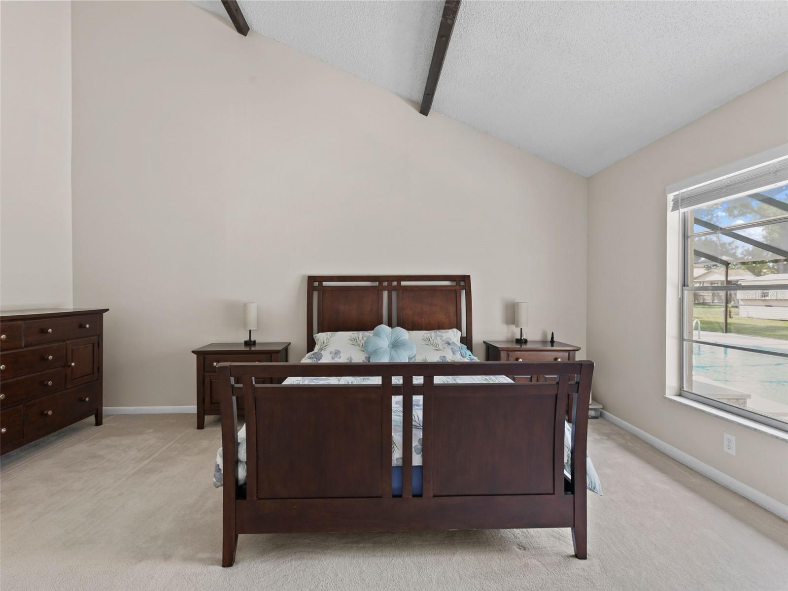 HOLLOWTREE - Residential