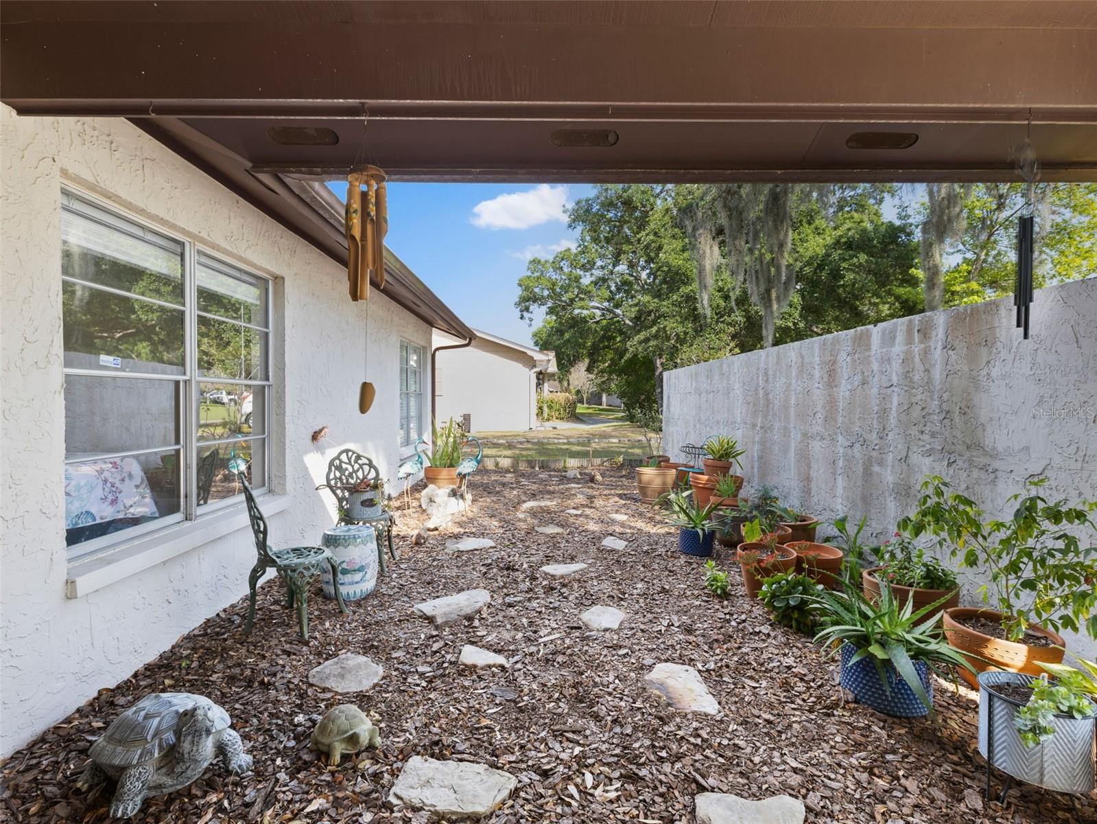 HOLLOWTREE - Residential