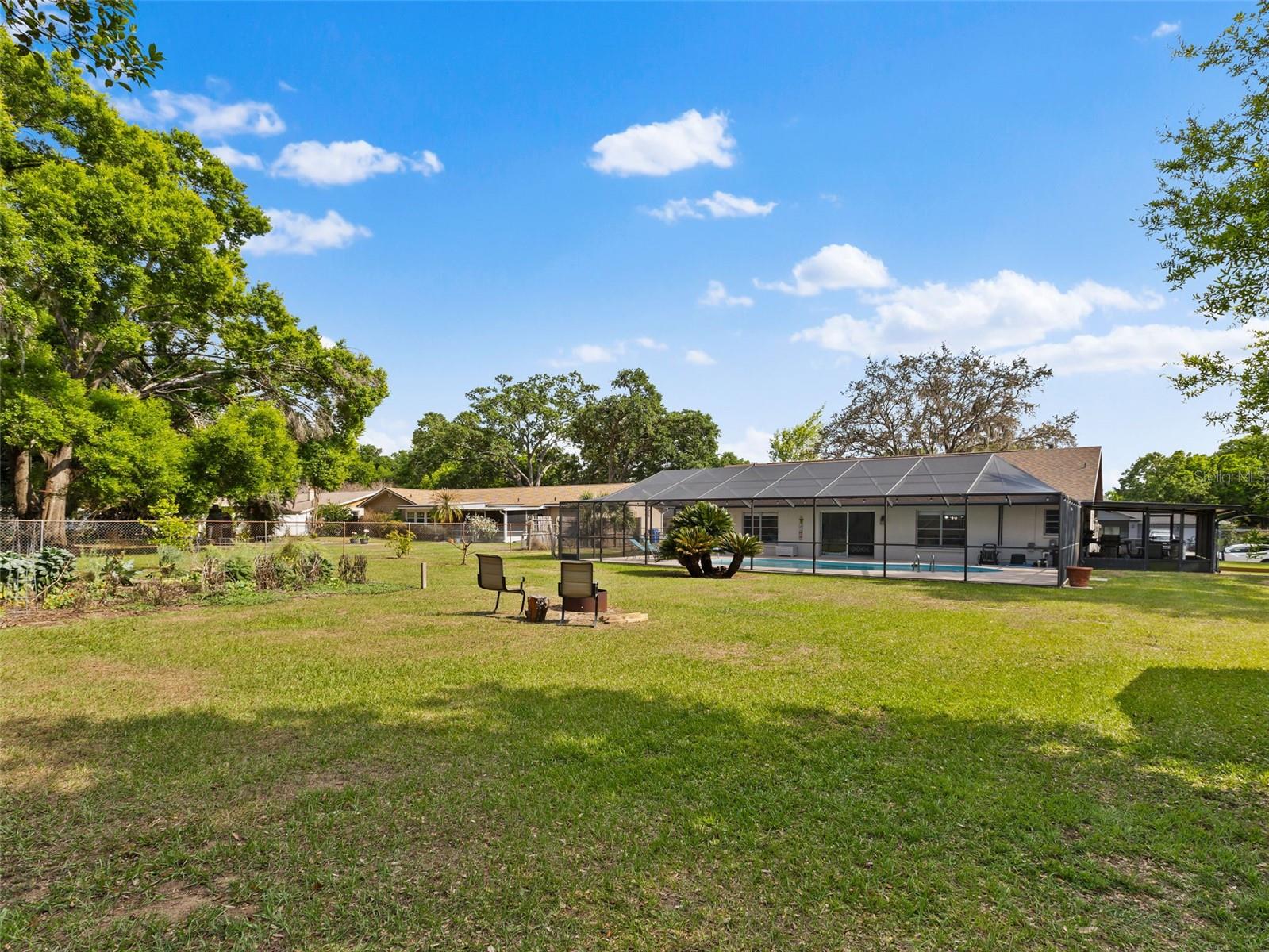 HOLLOWTREE - Residential