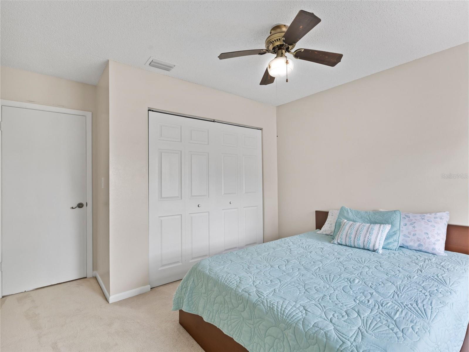 HOLLOWTREE - Residential