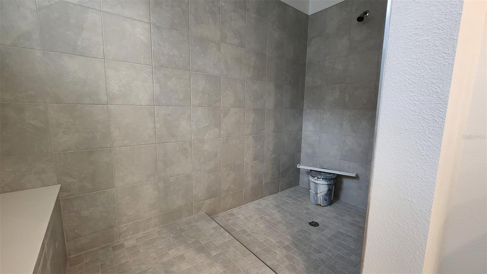 KNIGHTSBRIDGE PH 1 - Residential