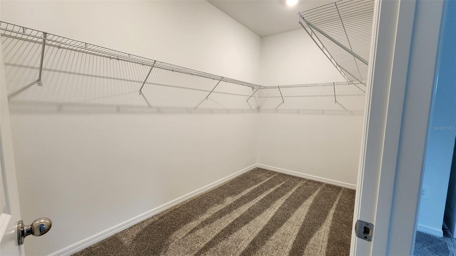 KNIGHTSBRIDGE PH 1 - Residential