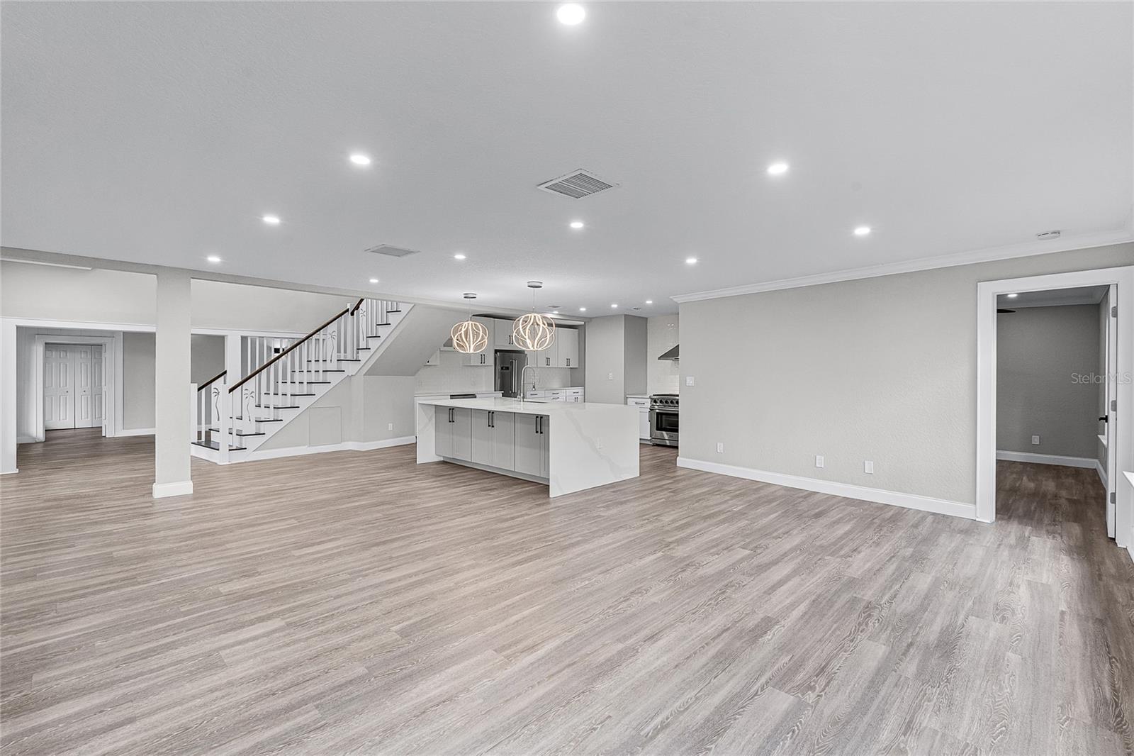 WINDERMERE TOWN - Residential Lease